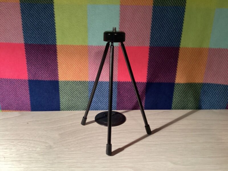 Metal Hand held tripod stand for phone (black)