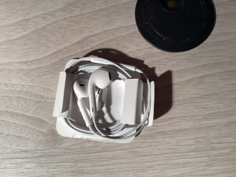 Apple Head phones original style